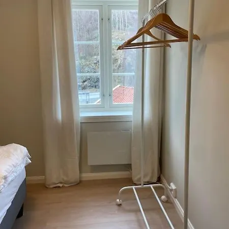 Stilfull Bolig Med 4 Soverom - Naer Sentrum Med Parkering Arendal