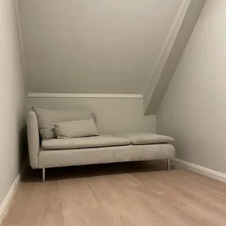 Apartamento Stilfull Bolig Med 4 Soverom - Naer Sentrum Med Parkering *