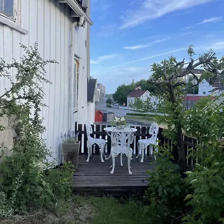 아파트 Stilfull Bolig Med 4 Soverom - Naer Sentrum Med Parkering *