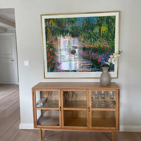 아파트 Stilfull Bolig Med 4 Soverom - Naer Sentrum Med Parkering *