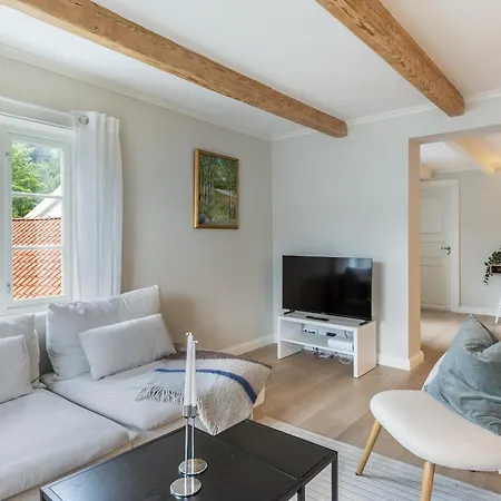 아파트 Stilfull Bolig Med 4 Soverom - Naer Sentrum Med Parkering