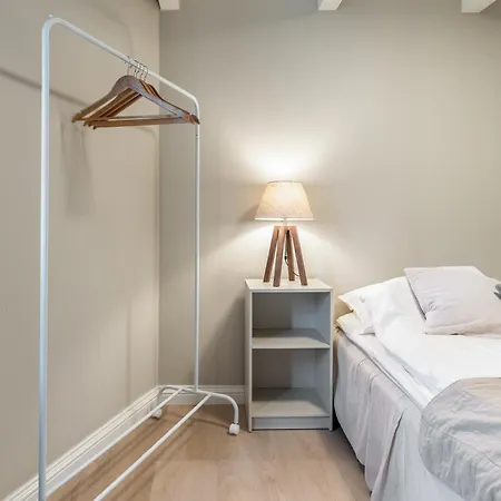 Stilfull Bolig Med 4 Soverom - Naer Sentrum Med Parkering 아파트