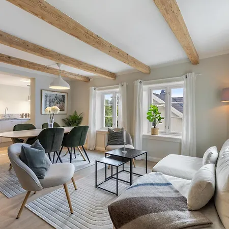 아파트 Stilfull Bolig Med 4 Soverom - Naer Sentrum Med Parkering