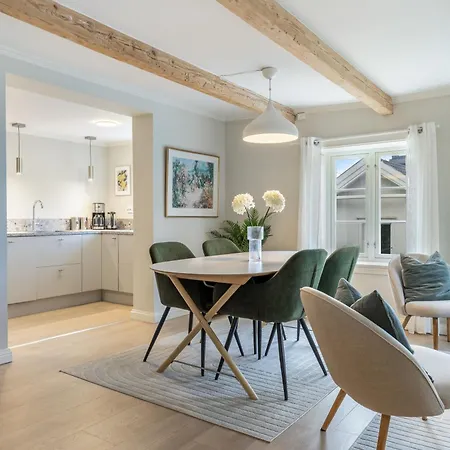 아파트 Stilfull Bolig Med 4 Soverom - Naer Sentrum Med Parkering *