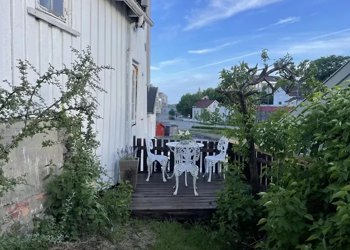 Apartamento Stilfull Bolig Med 4 Soverom - Naer Sentrum Med Parkering *