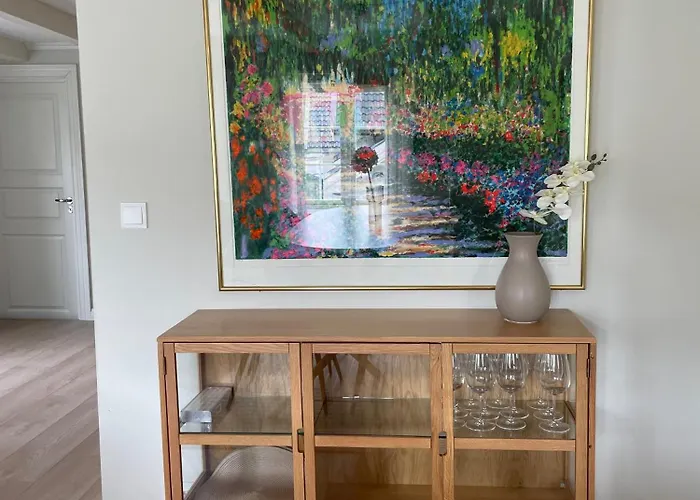 Apartamento Stilfull Bolig Med 4 Soverom - Naer Sentrum Med Parkering *