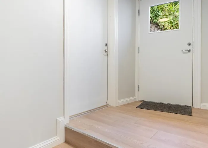 Stilfull Bolig Med 4 Soverom - Naer Sentrum Med Parkering * Arendal