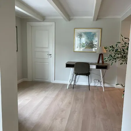 Appartamento Stilfull Bolig Med 4 Soverom - Naer Sentrum Med Parkering Arendal